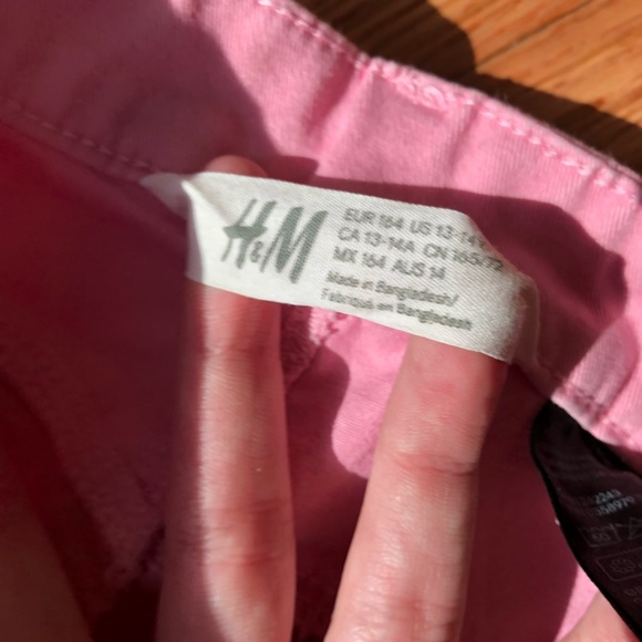 Pink denim shorts - Picture 3 of 3